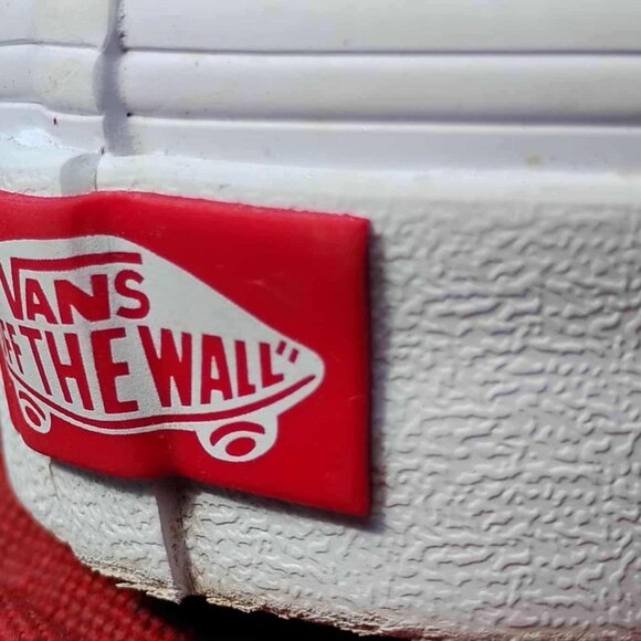 Vans Customs: 'Off the Wall', Roses - Picture 5 of 14